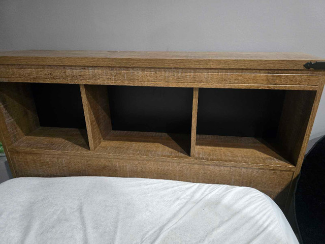 twin bed  in Beds & Mattresses in Kelowna - Image 3