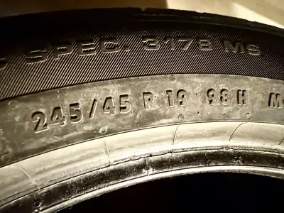 245/45 R19- continental