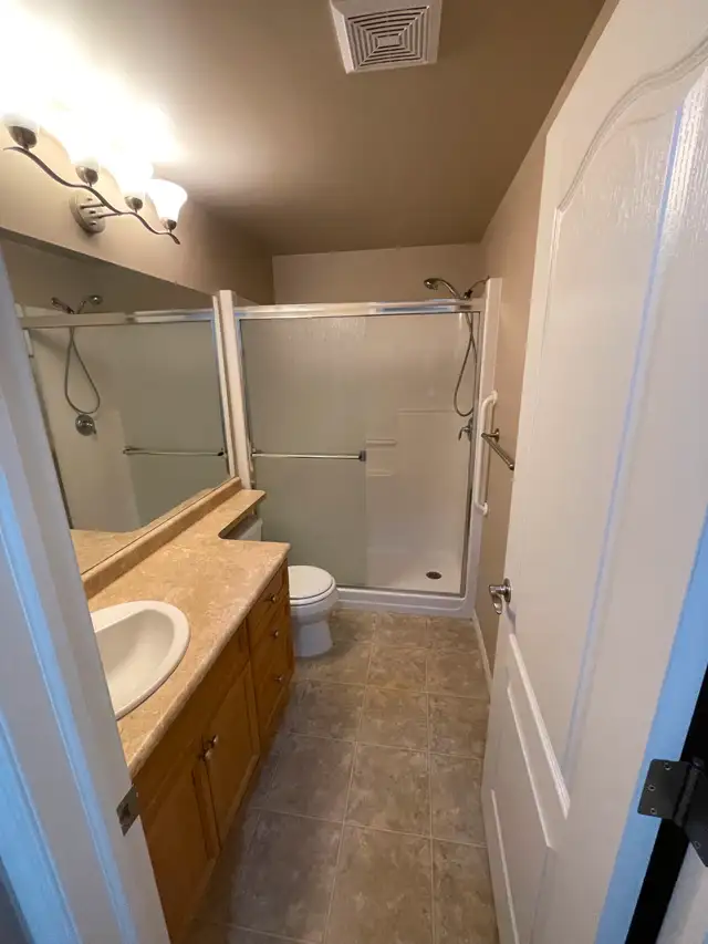 South Nutana Apartment for Rent (2 bed 2 bath + a den)63782602101123122