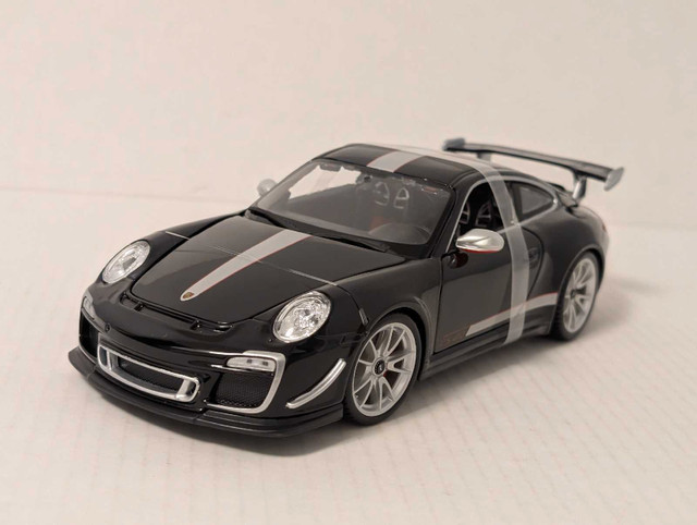MAISTO 1/18 PORSCHE 911 997 GT3 RS 4.0 // autoart gt spirit in Arts & Collectibles in Oakville / Halton Region - Image 2