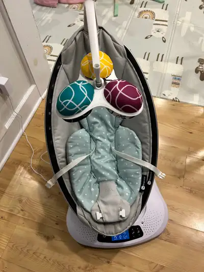 $100 OBO 4Moms Mamaroo swing with newborn insert. Settings all work