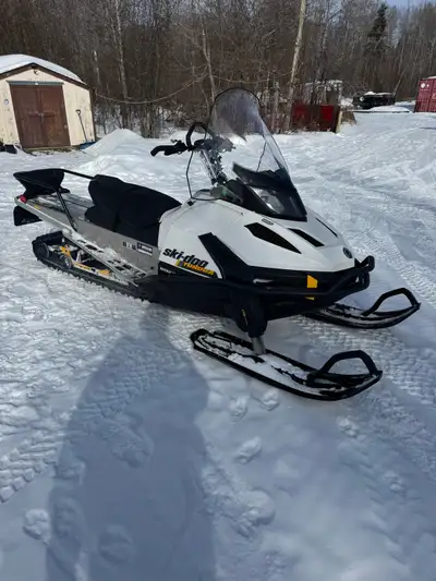 2016 Skidoo Tundra 550 fan cooled engine Machine has only 280km on it only and is just like new 154”...