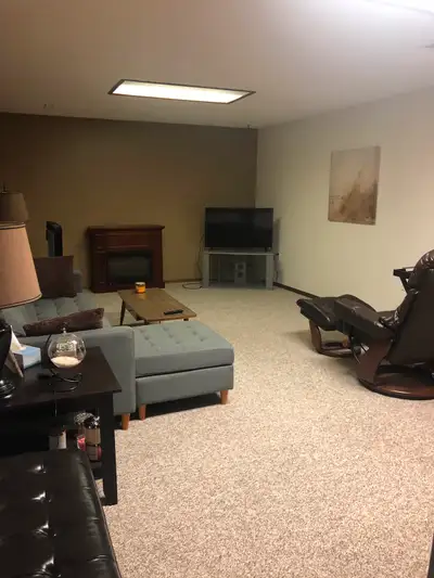 Large 1 Bedroom Basement Suitenin Southridge