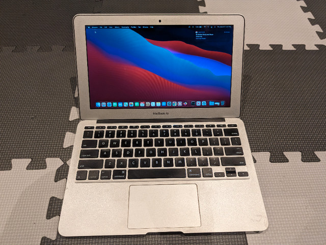 MacBook Air 11.6" 1.3GHz Core it - Mid 2013 4GB RAM, 256GB SSD in Laptops in City of Toronto