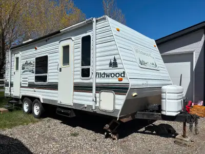 2005, 25’, sleeps 6, slide out, everything works, great condition and well taken care of. $6500. Cal...