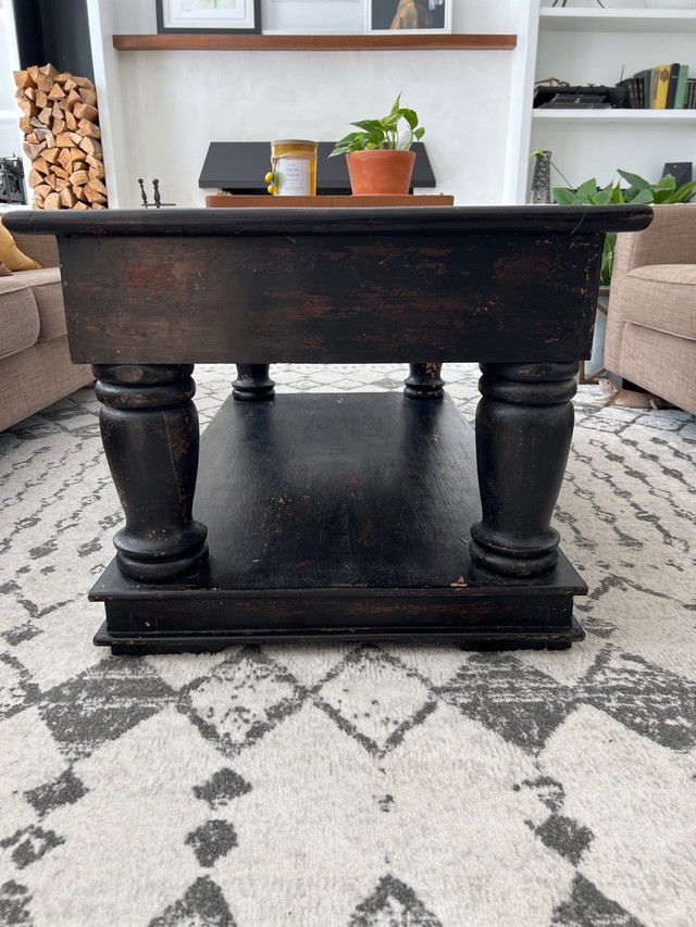 Solid wood Coffee table with storage in Coffee Tables in Calgary - Image 2