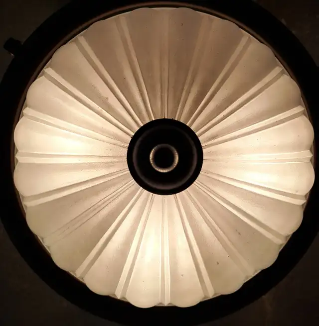 Vintage Ceiling Lamp in Indoor Lighting & Fans in City of Montréal - Image 5