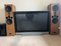 50inch tv with 2 tower speaker