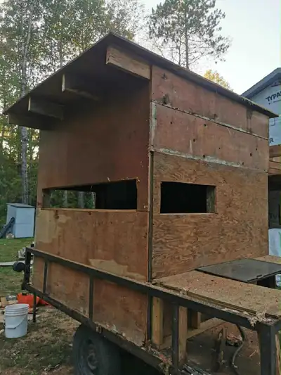 Trophy Bear hunting James bay Exclusif native cree trapline(there land) Camp Boats Generator Starlin...