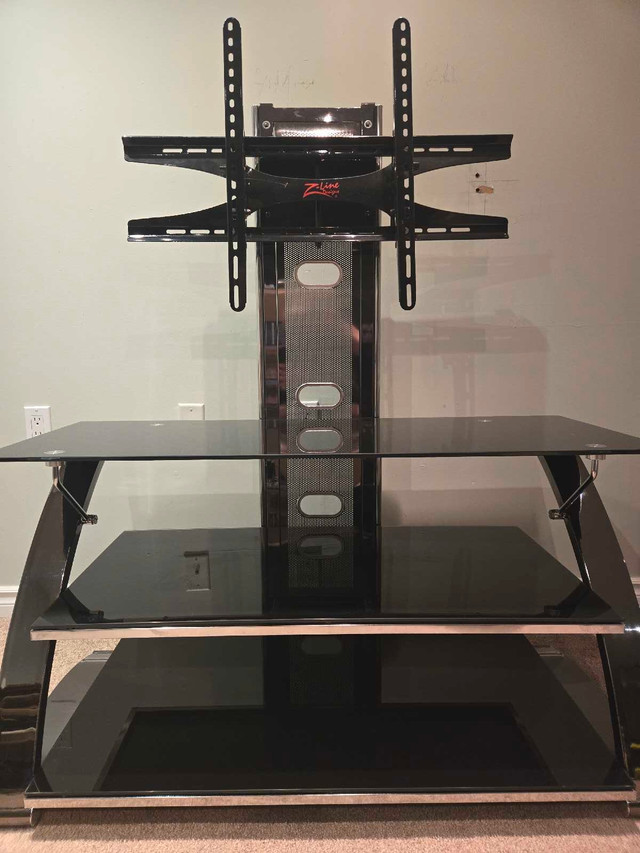 Z-Line TV Stand and Mount in TV Tables & Entertainment Units in Oakville / Halton Region - Image 2