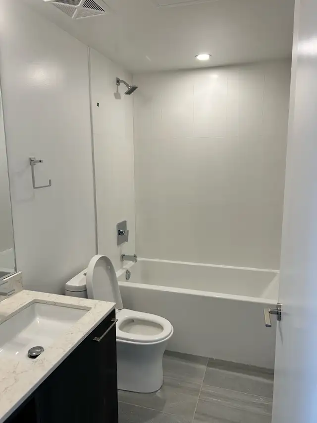 condo for rent in Long Term Rentals in Mississauga / Peel Region - Image 6