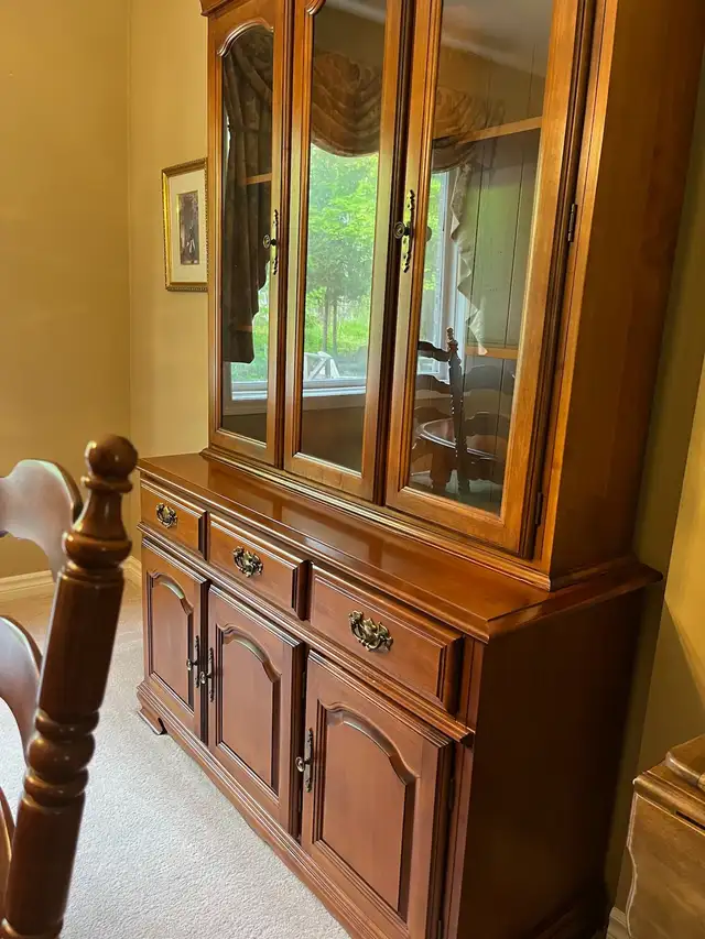 Dining Room Set - Solid Wood in Dining Tables & Sets in Sarnia - Image 5