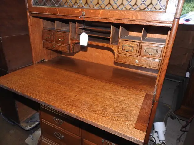 antique barrister bookcase with secretary desk, one lead window in Bookcases & Shelving Units in Hamilton - Image 3