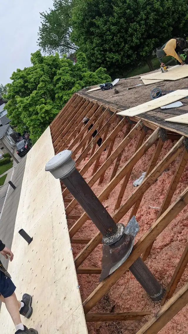 LOOKING FOR ROOFERS523497422760202244