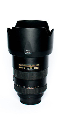 Nikon  AF-S DX Zoom-Nikkor 17-55mm f/2.8G IF-ED.