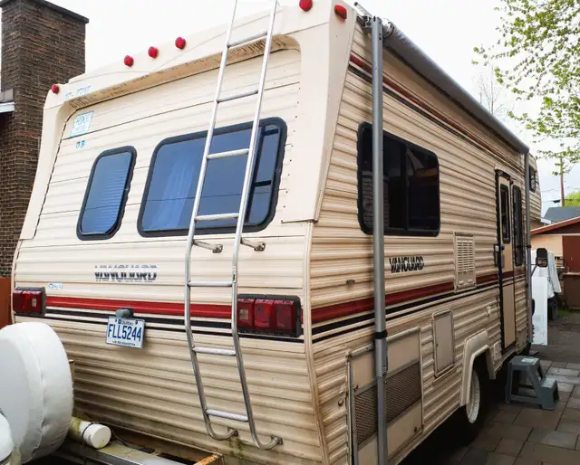 VR/motorisé classe C - CHEVR CTR (Chevy 30) 1988 in RVs & Motorhomes in Trois-Rivières - Image 3