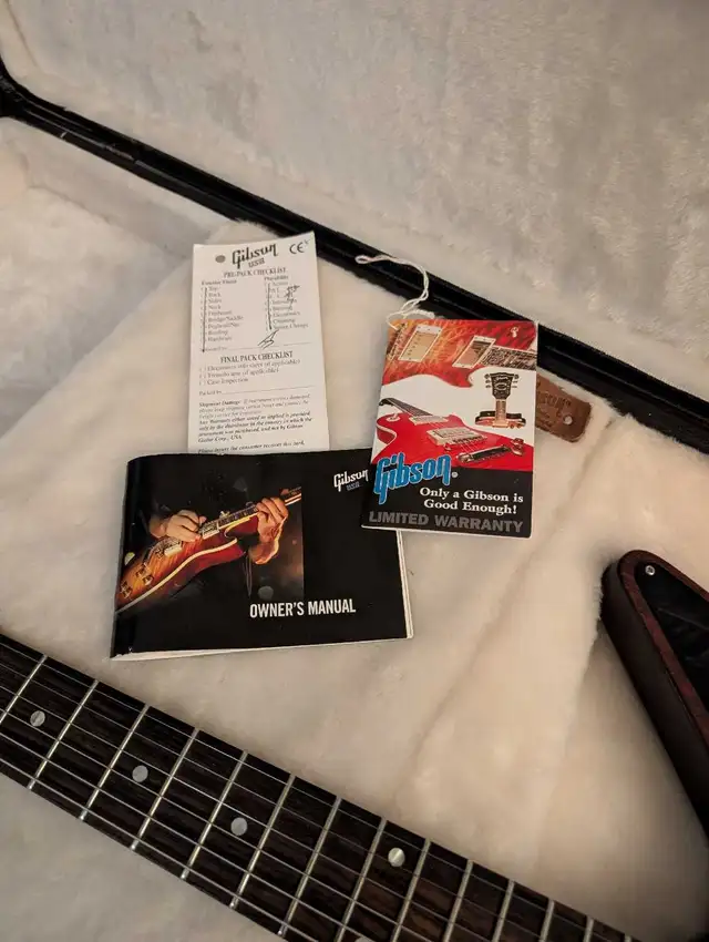 FT/FS: Rare Gibson Explorer Worn Brown with OHSC in Guitars in Ottawa - Image 5