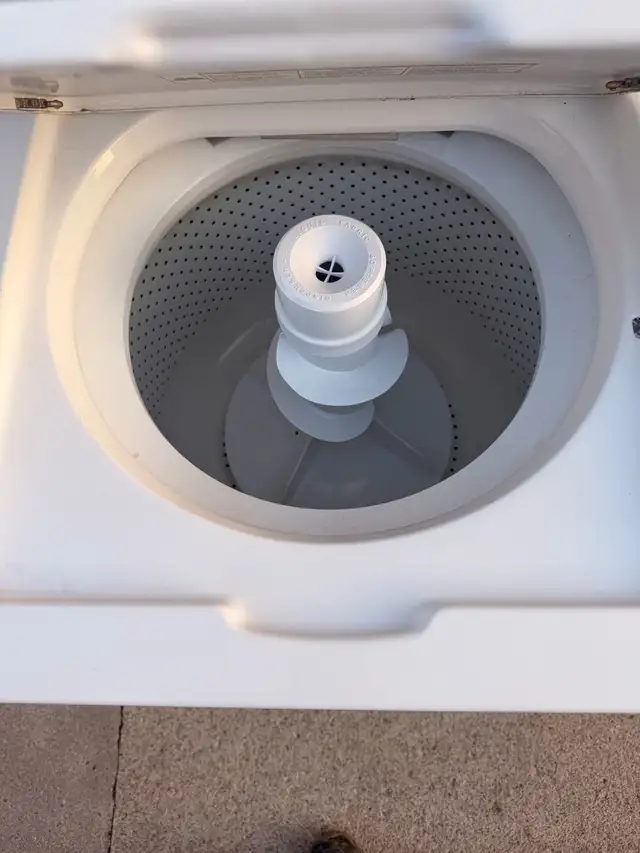 Whirlpool Laundry Center (Washer & Dryer Combo) 27” in Washers & Dryers in Mississauga / Peel Region - Image 9