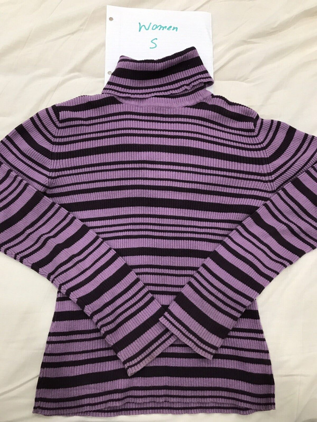Women Hoodies sweater tops size small medium and large in Women's - Tops & Outerwear in Ottawa - Image 4