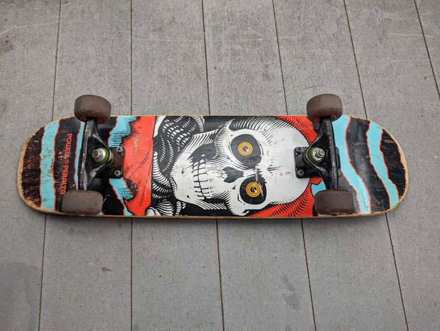 Skateboard Powell Peralta dans Planches à roulettes  à Ville de Montréal