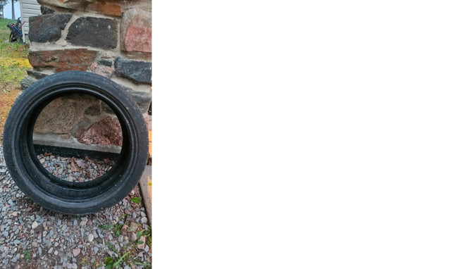 225/40/ R19 Bridgestone Potenza Re980 Tire For Sale in Tires & Rims in Renfrew - Image 2