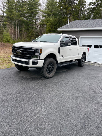  2021 F250 Super Duty Lariat “Black Package”