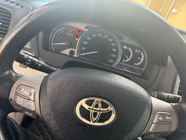 Toyota venza in Cars & Trucks in Oakville / Halton Region - Image 4