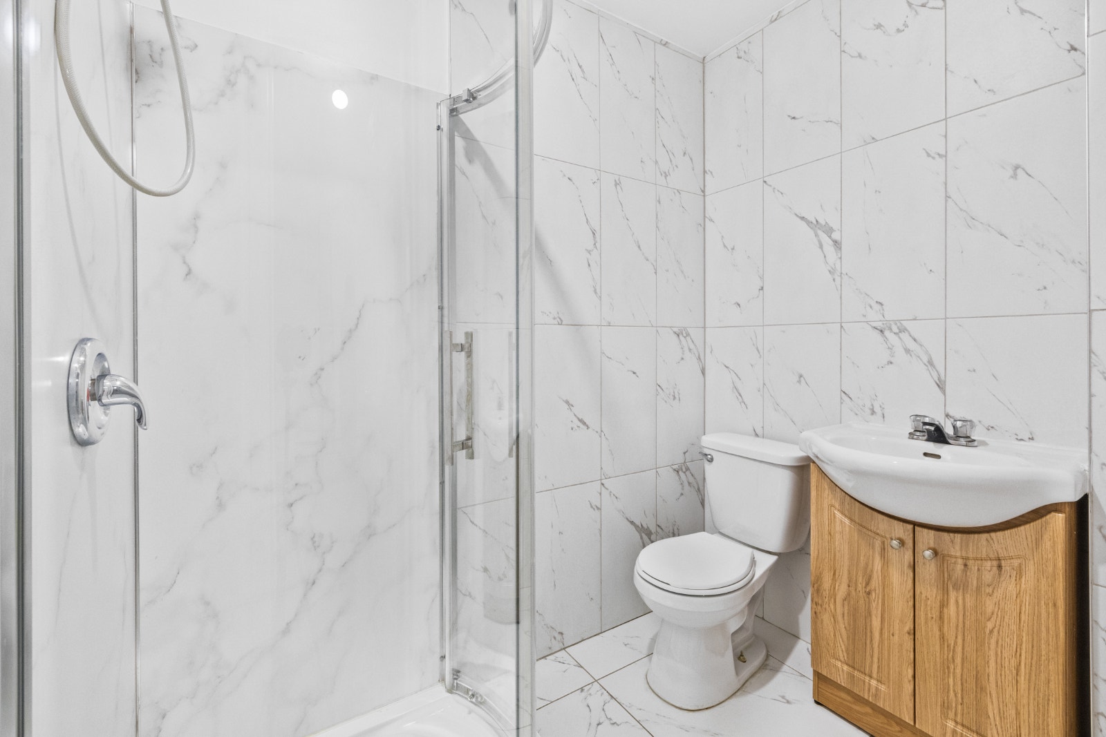 4 1/2 Apartment for rent in Rosemont — photo 2