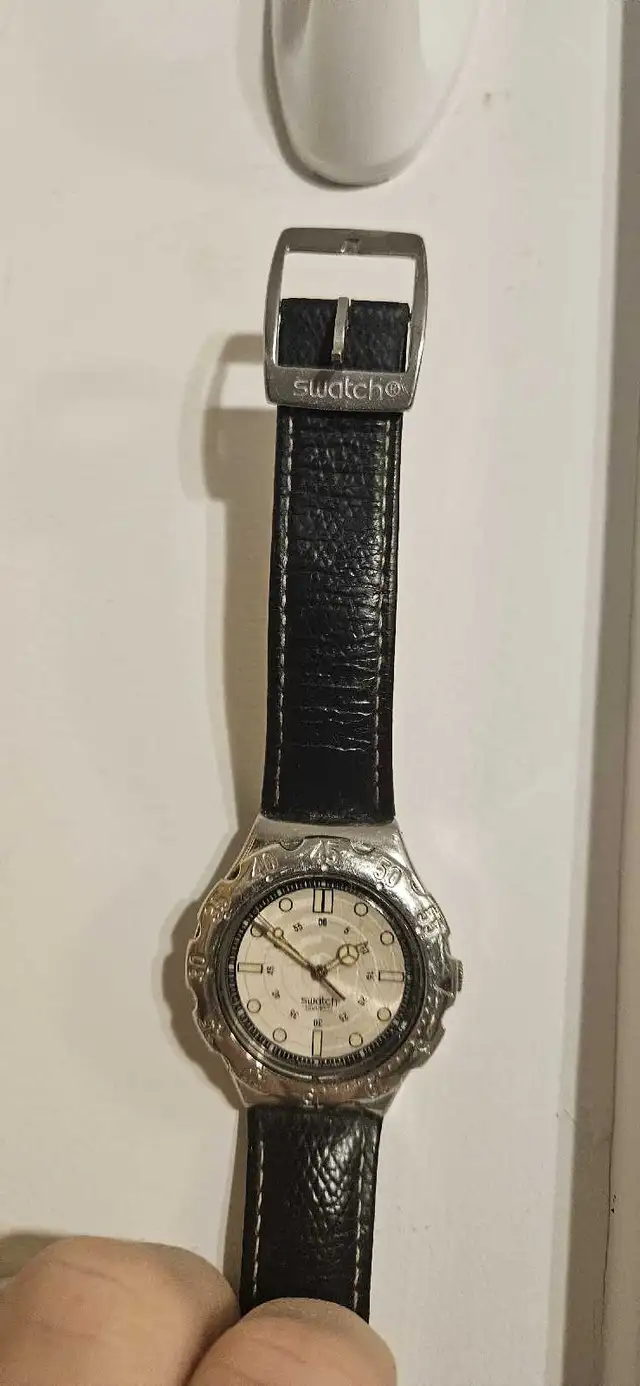 Montre vintage Swatch Irony Scuba 1997 in Jewellery & Watches in City of Montréal - Image 4