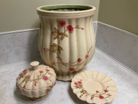 Lovely - As new “Rose Garden”  BATHROOM ACCESSORIES 
