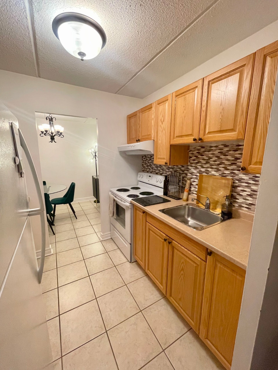 CENTRALLY LOCATED ONE BEDROOM Avail DEC 1ST 2