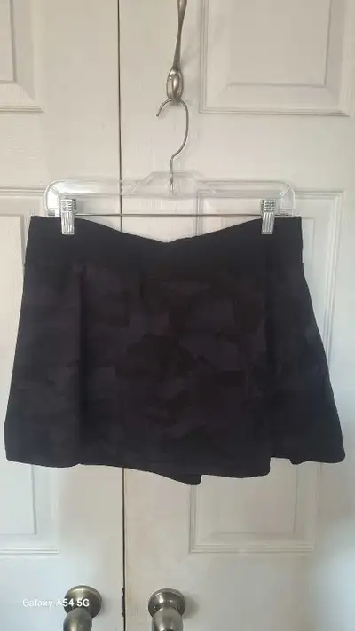 Lululemon skirt, View more