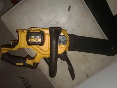 DeWalt Chainsaw (missing battery), View more