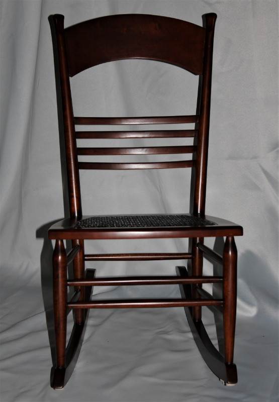Vintage Wooden Rocking Chair in Chairs & Recliners in City of Toronto