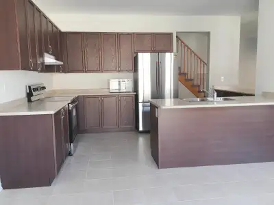 North Oshawa Four bedrooms whole house for lease $3650/m.