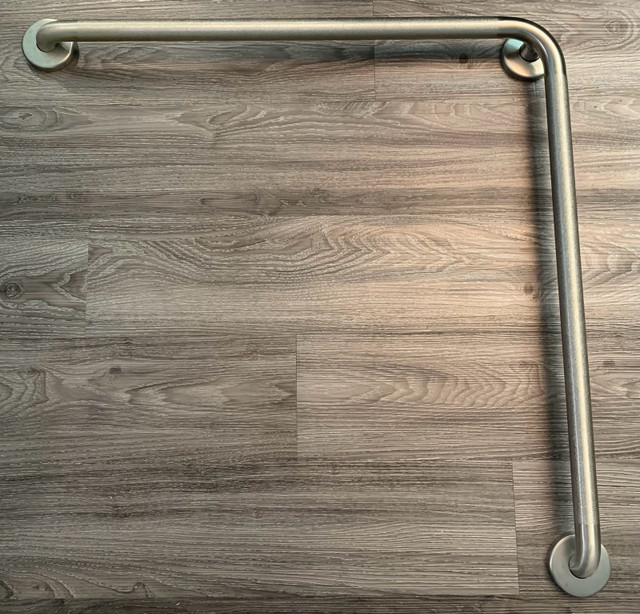 Stainless L Shaped Grab Bars With Frosted Grips  in Other in Mississauga / Peel Region - Image 3