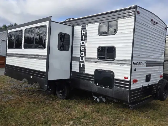 2022 Keystone Hideout 272 bh in Travel Trailers & Campers in Bedford - Image 3