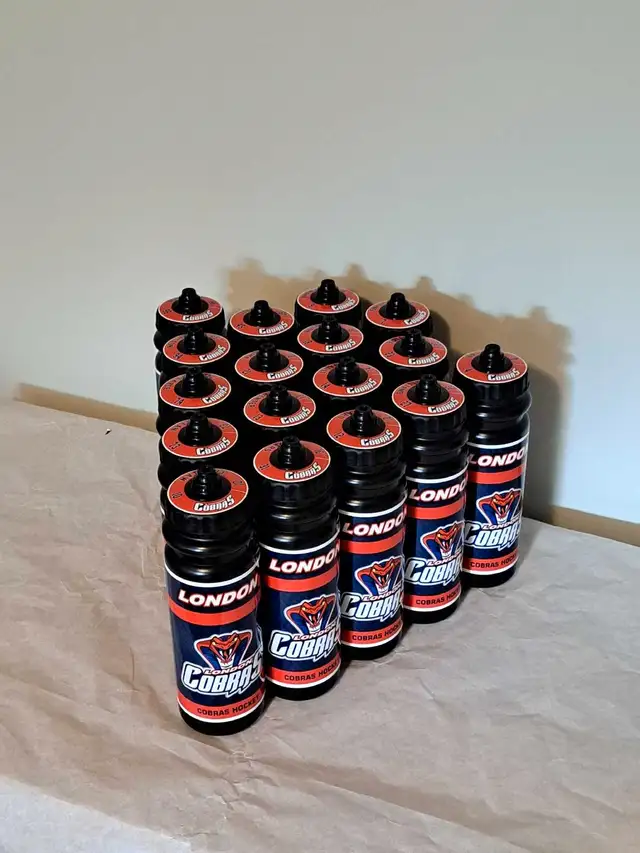 Team water bottles - custom labelled personalized in Sports Teams in Mississauga / Peel Region - Image 6