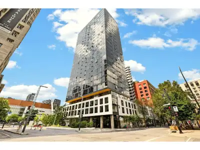 STUDIO, 420 pc, au 12ème étage en plein cœur du centre-ville de Montréal; Le Quartier des spectacles...