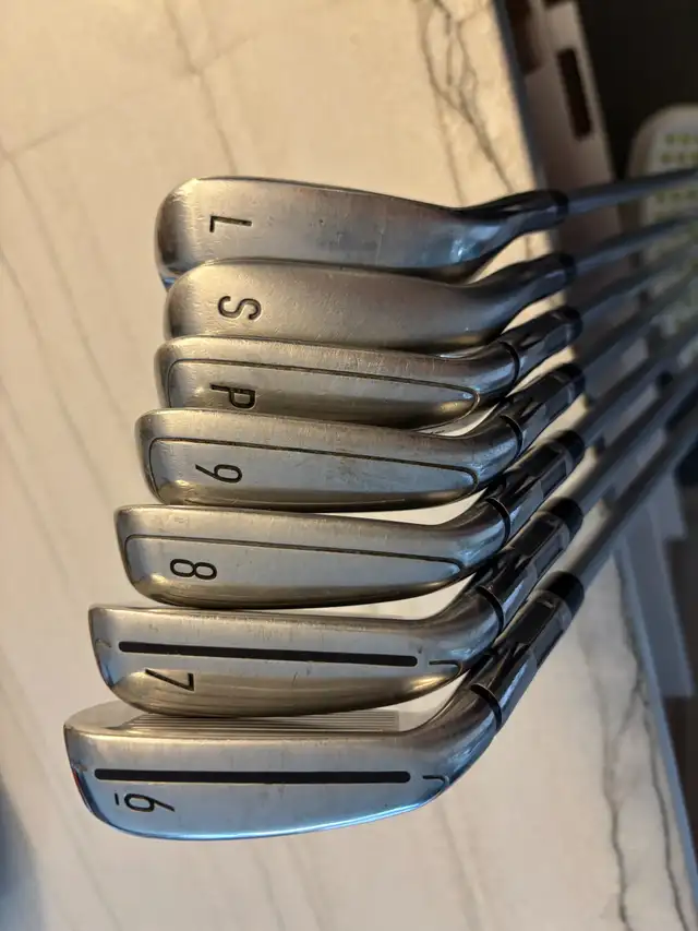 Taylormade M6 ladies golf clubs in Golf in Ottawa - Image 3