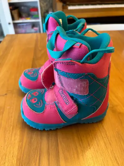 Kids size 11 (11C) toddler snowboard boots. Burton Mini Grom. Lightweight, velcro, best boots for st...