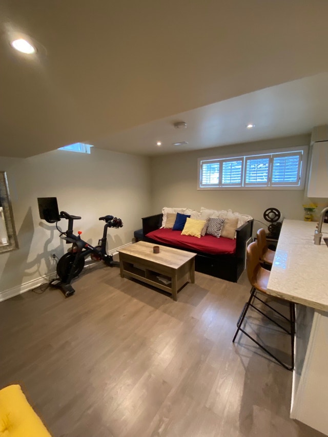 SHORT TERM BASEMENT APARTMENT AVAILABLE IN RICHMOND HILL*** IF T
