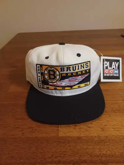 New NWT 90s Boston Bruins Snapback Hat NHL, View more