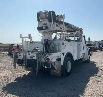 2019 FREIGHTLINER M2 106 - 6.7L DIESEL - 4X2 - AUTOMATIC - 43,000 ALTEC DM47B-TR DIGGER - 47FT SHIEV...