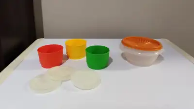 LOT 4 CONTENANTS TUPPERWARE, View more