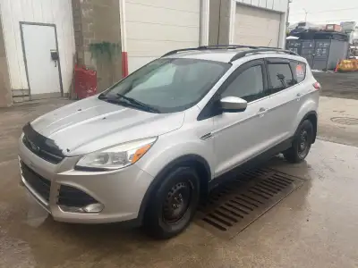 -Pneus été et hiver avec jantes -Sièges chauffants - Nouvelles plaquettes (Freins) -4 roues motrices...