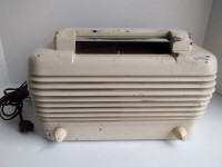 Vintage Stromberg-Carlson 1061 Tube Radio