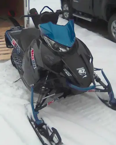 Arctic cat riot 8000x 2020 ,en très bon état. 3000 km.