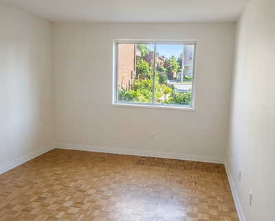 Master bedroom in a 2 bedroom apartment is available for rent immediately. Looking for a clean, resp...