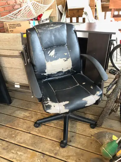 Desk and Chair (Pickup in Centrepointe / Algonquin College Area), View more
